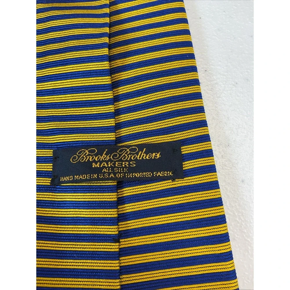 Vtg Brooks Brothers Makers Tie Mens Silk Handmade in USA Blue yellow Striped 56